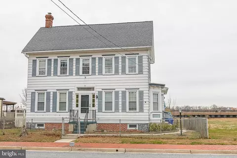 24 Front St, Hancocks Bridge, NJ 08038