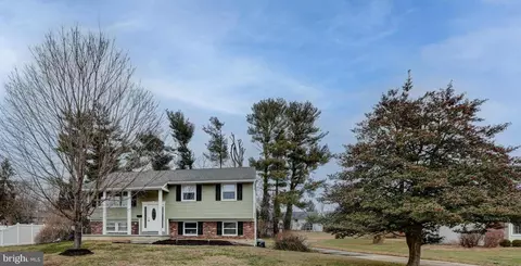 4 Old Forge Rd, Pennsville, NJ 08070