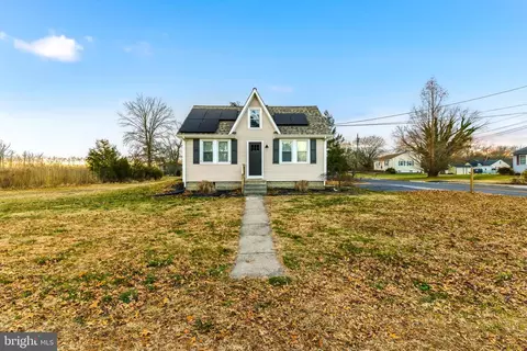 12 Orange St, Pennsville, NJ 08070