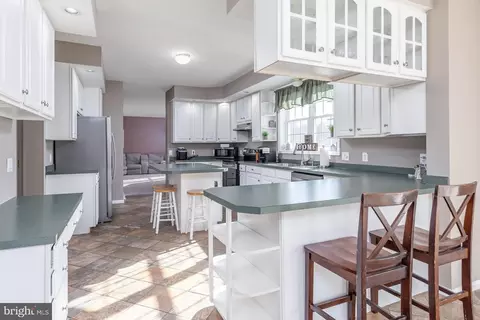 Kitchen - 29 Three Bridge Rd, Monroeville, NJ 08343 photo 2 of 2