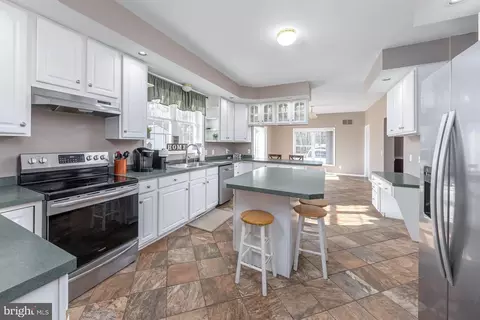 Kitchen - 29 Three Bridge Rd, Monroeville, NJ 08343 photo 1 of 2