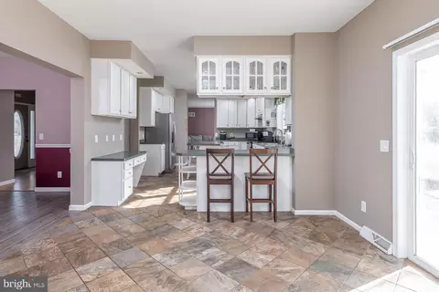 Entry Way - 29 Three Bridge Rd, Monroeville, NJ 08343 photo 3 of 4