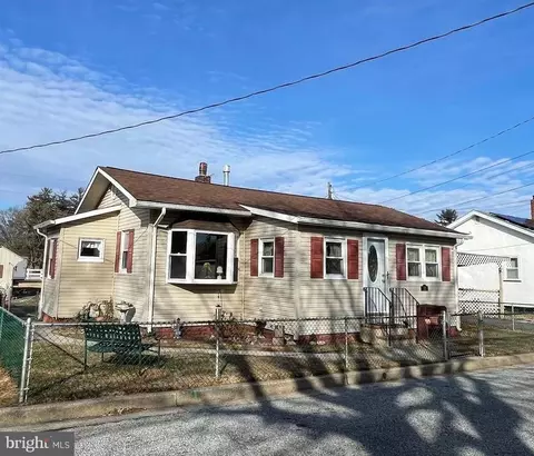 50 Van Buren St, Deepwater, NJ 08023