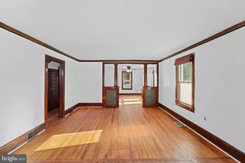 Living - 200 N Union St, Salem, NJ 08079 photo 6 of 7