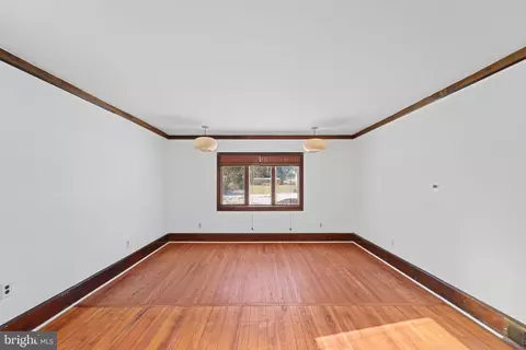 Living - 200 N Union St, Salem, NJ 08079 photo 3 of 7