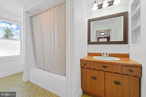 Bath - 200 N Union St, Salem, NJ 08079 photo 3 of 3