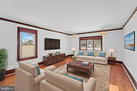 Living - 200 N Union St, Salem, NJ 08079 photo 5 of 7