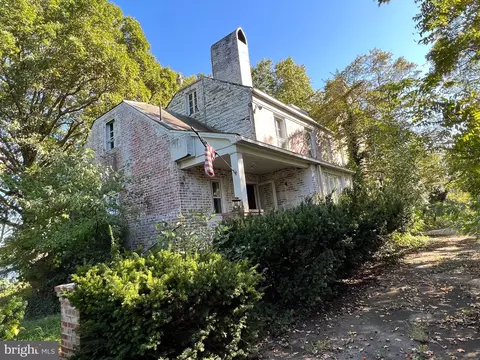 74 N Greenwich St, Alloway, NJ 08001