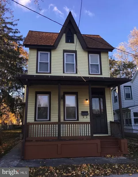 37 Olive St, Salem, NJ 08079
