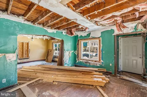Entry Way - 115 Eighth St, Salem, NJ 08079 photo 2 of 12