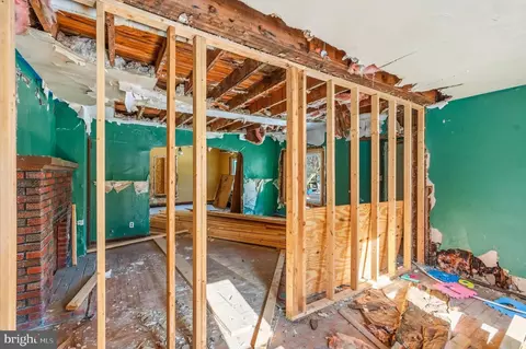 Entry Way - 115 Eighth St, Salem, NJ 08079 photo 4 of 12