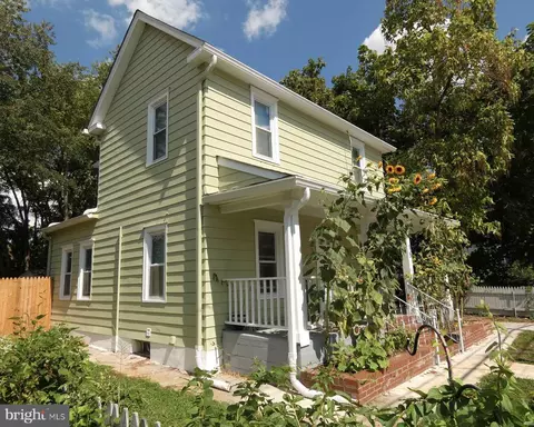 15 Walnut St, Penns Grove, NJ 08069