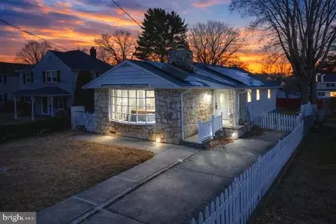 17 Maplewood Ave, Carneys Point, NJ 08069