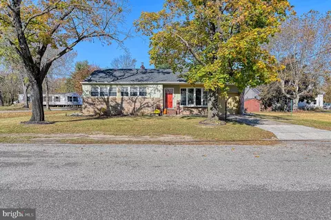 62 End Ave, Carneys Point, NJ 08069