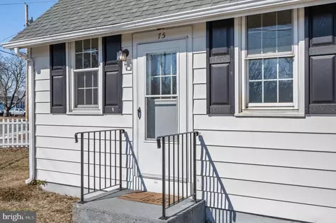 75 S Washington Dr, Pennsville, NJ 08070