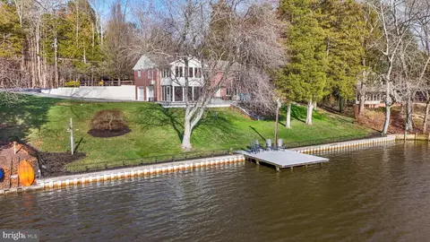 61 Lakeview Dr, Woodstown, NJ 08098