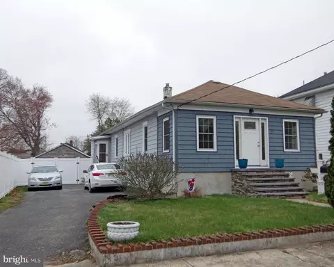 25 Elvin Ave, Penns Grove, NJ 08069