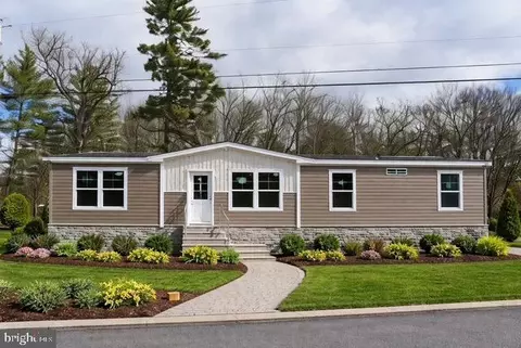 28 Fourth Ave, Carneys Point, NJ 08069