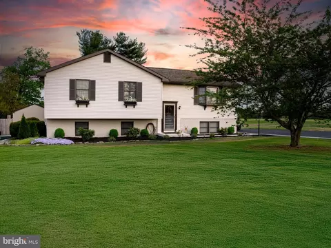 51 S Golfwood Ave, Carneys Point, NJ 08069