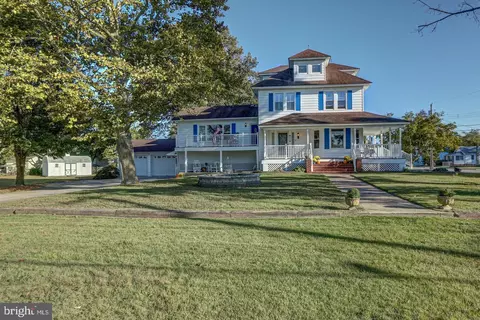 110 N River Dr, Pennsville, NJ 08070