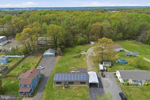 38 N Dupont Rd, Carneys Point, NJ 08069