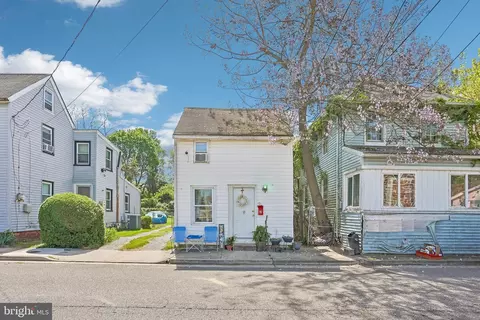 64 Union St, Salem, NJ 08079