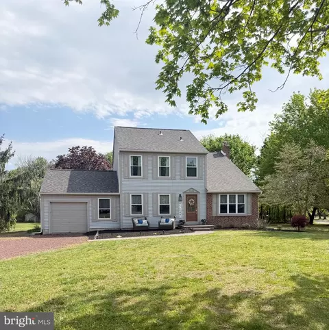 1030 Rainbow Cir, Pittsgrove, NJ 08318