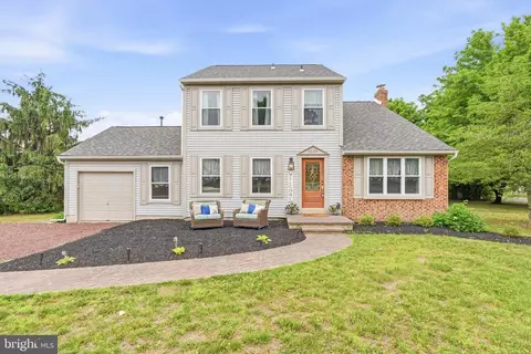 1030 Rainbow Cir, Pittsgrove, NJ 08318