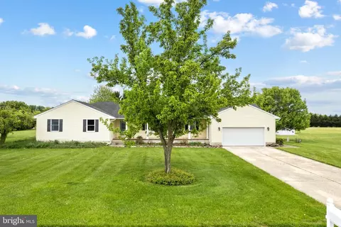 6 Melissa Ln, Pilesgrove, NJ 08098