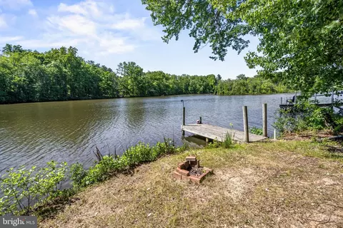 119 Lakeview Dr, Woodstown, NJ 08098