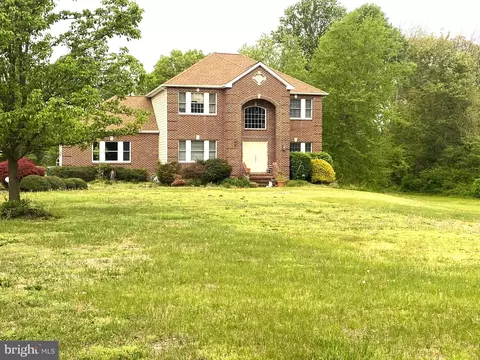 135 Avis Ml, Pilesgrove Township, NJ 08098