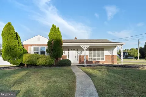 51 Salem Dr, Pennsville, NJ 08070