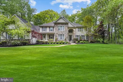17 Waterview Dr, Pilesgrove, NJ 08098