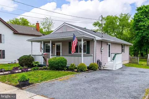 124 E Millbrooke Ave, Woodstown, NJ 08098