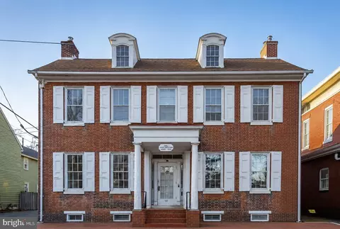 33 Market St, Salem, NJ 08079