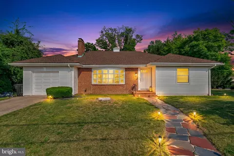 26 Delaware Dr, Penns Grove, NJ 08069