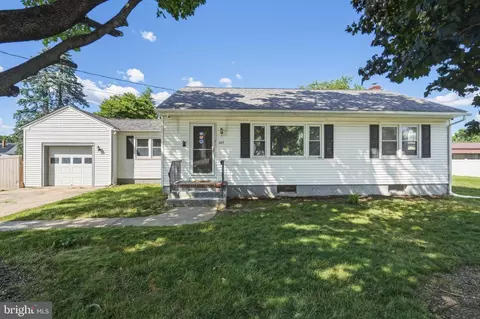 425 Erie Ave, Penns Grove, NJ 08069