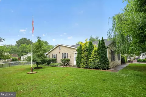 79 Miramar Dr, Pennsville, NJ 08070