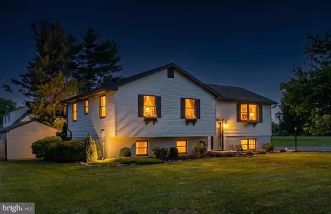 51 S Golfwood Ave, Carneys Point, NJ 08069
