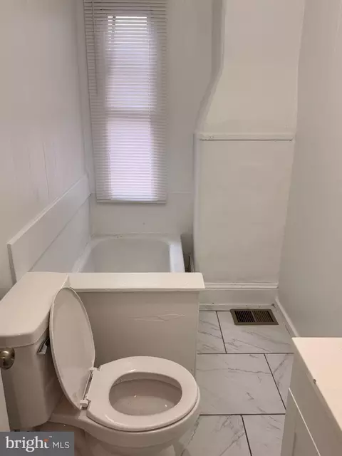 Bath - 176 Griffith St, Salem, NJ 08079 photo 3 of 4