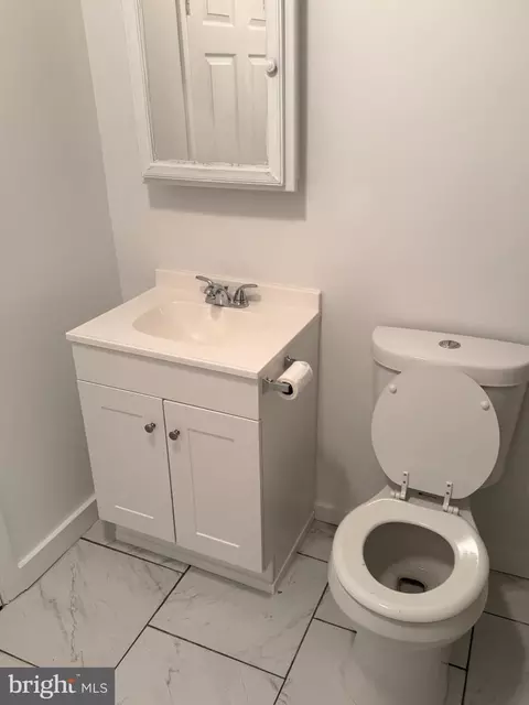 Bath - 176 Griffith St, Salem, NJ 08079 photo 1 of 4