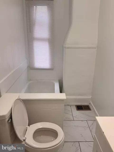 Bath - 176 Griffith St, Salem, NJ 08079 photo 4 of 4