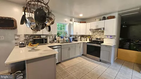 Kitchen - 400 Monroeville Rd, Monroeville, NJ 08343 photo 1 of 2