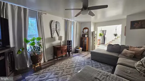 Entry Way - 400 Monroeville Rd, Monroeville, NJ 08343 photo 4 of 8