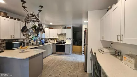 Kitchen - 400 Monroeville Rd, Monroeville, NJ 08343 photo 2 of 2