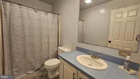 Entry Way - 400 Monroeville Rd, Monroeville, NJ 08343 photo 7 of 8