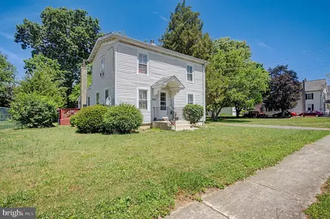 339 Broad St, Elmer, NJ 08318