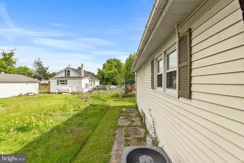 Exterior - 2 Stuart Dr, Salem, NJ 08079 photo 4 of 8