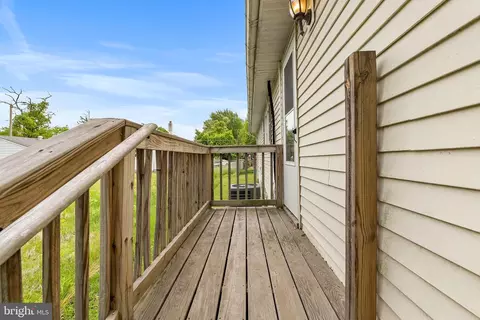 Exterior - 2 Stuart Dr, Salem, NJ 08079 photo 5 of 8