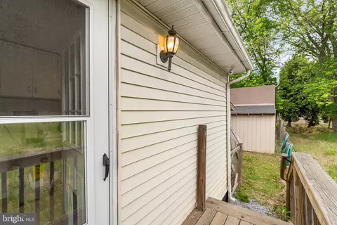 Exterior - 2 Stuart Dr, Salem, NJ 08079 photo 6 of 8
